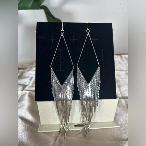 Vintage Basic Fringe Linear Drop Earrings Brand New Never Used - Picture 2 of 5